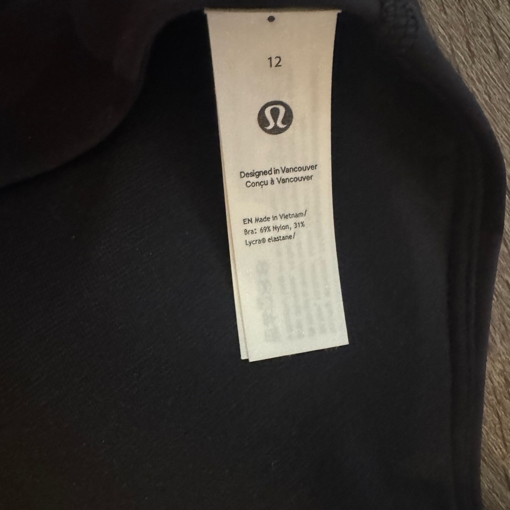 Lululemon Black Camouflage Energy Longline Sports Bra. Size 12. - Picture 8 of 15